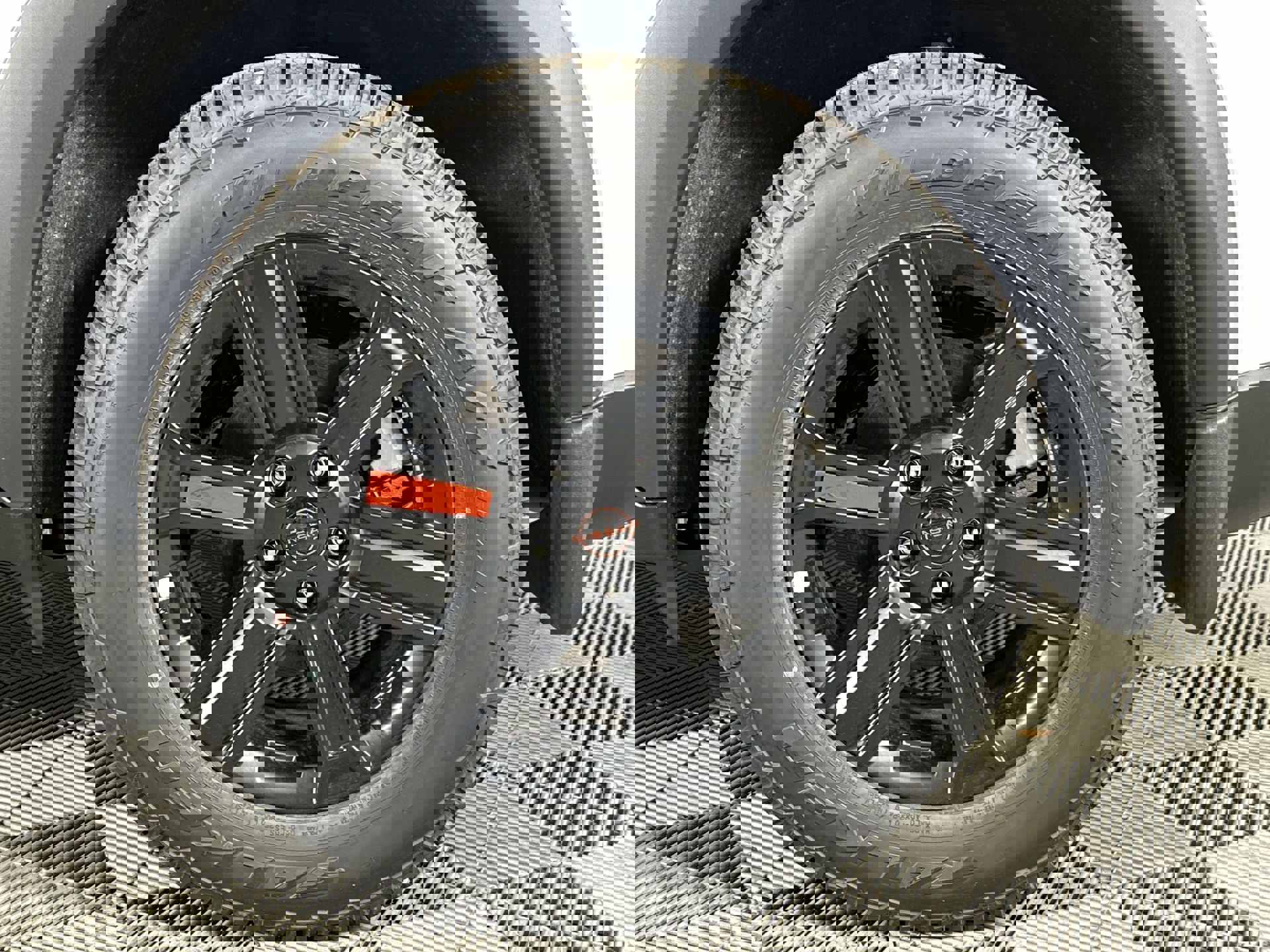 2025 Nissan Rogue SV photo 4