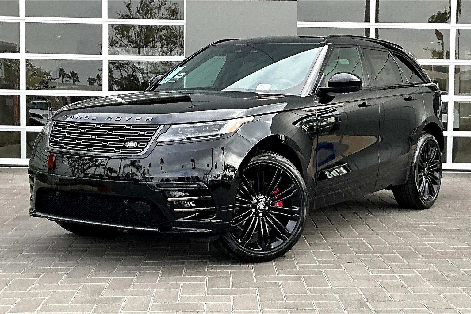 New 2024 Land Rover Range Rover Velar Dynamic SE 4D Sport Utility in
