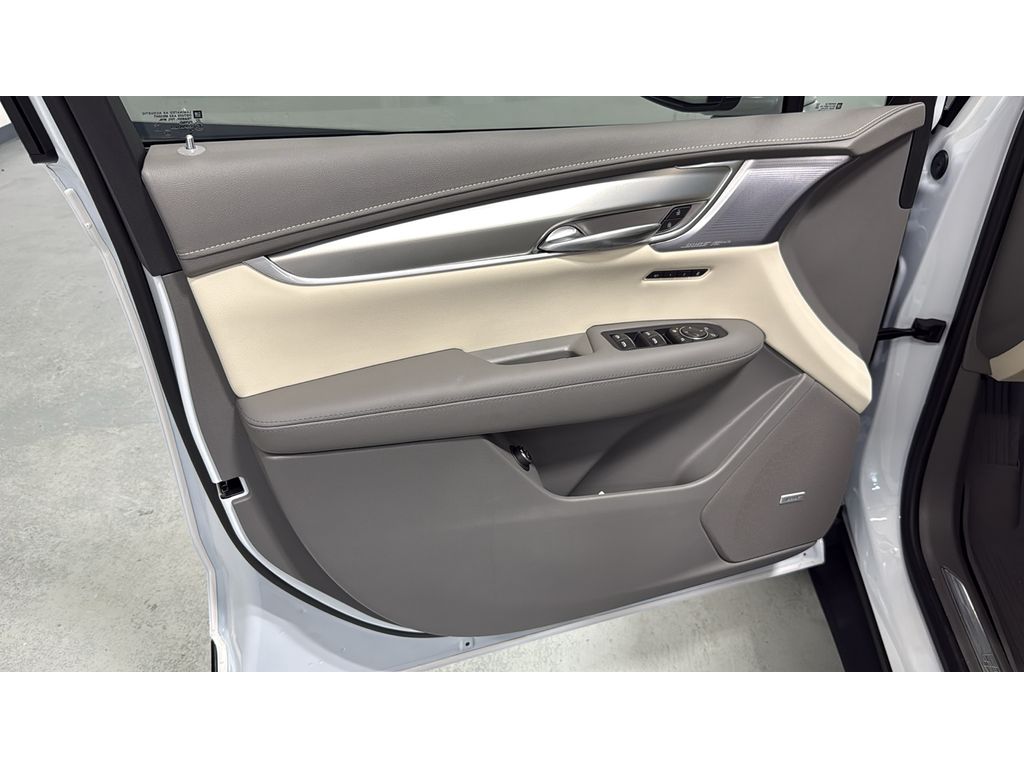 2026 Cadillac XT5 Premium Luxury photo 4