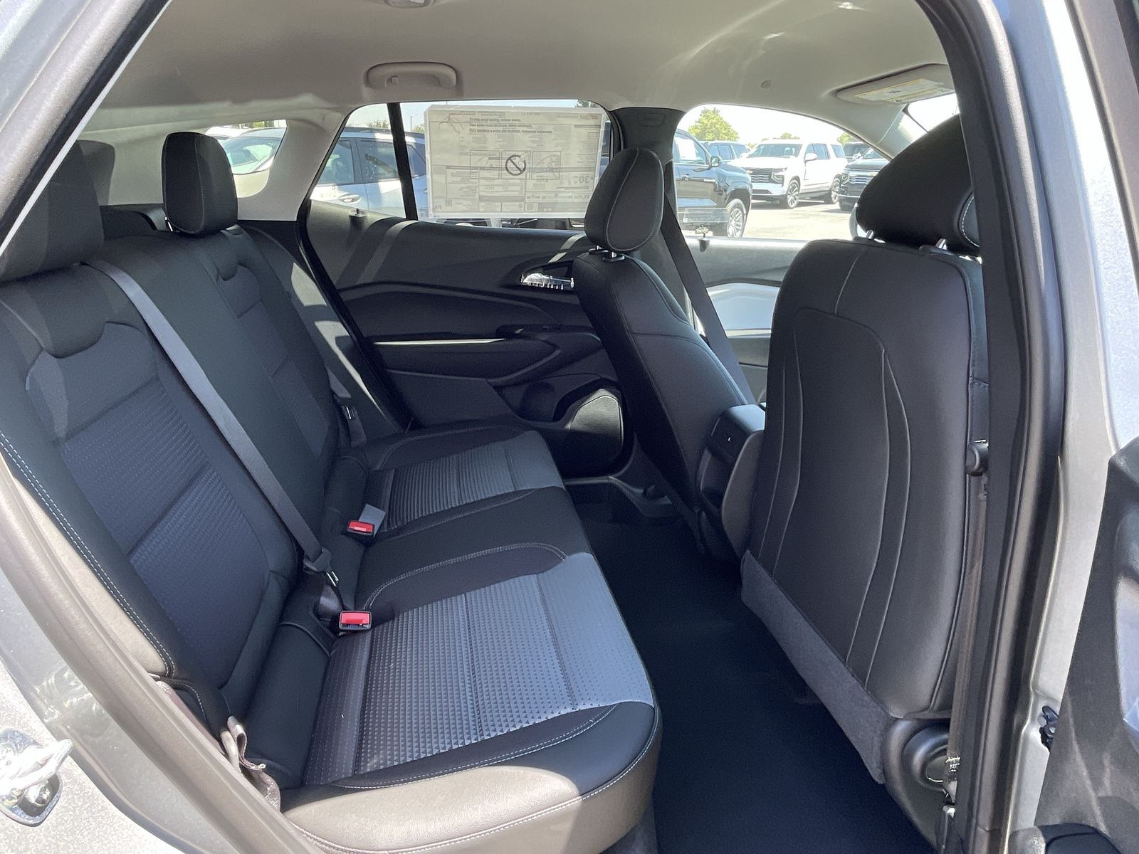 2025 Chevrolet Trax LT photo 27