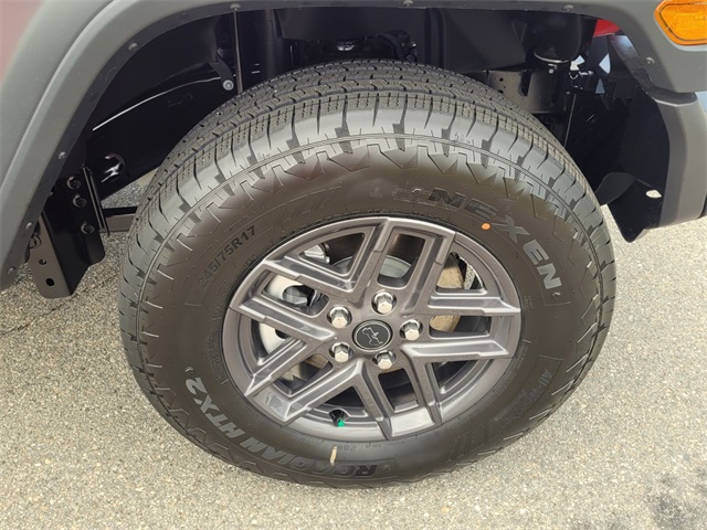 2025 Jeep Wrangler Sport S photo 14