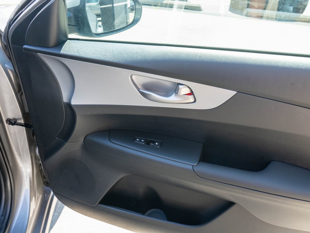 2024 Kia Forte LXS photo 9