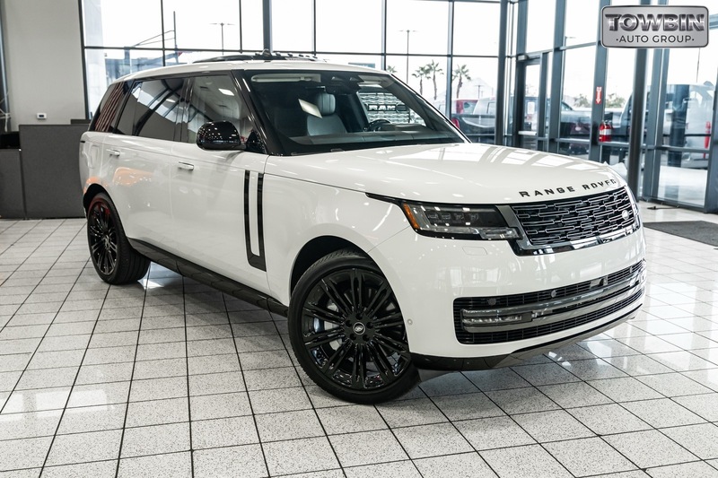 2024 Land Rover Range Rover SE photo 3
