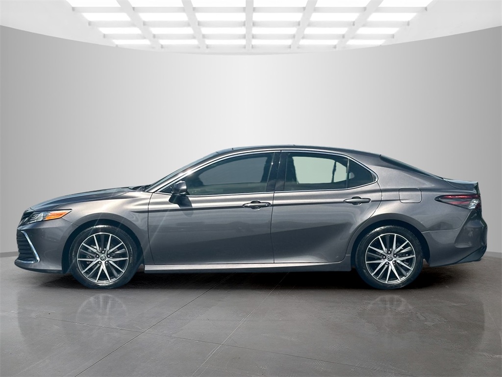 2023 Toyota Camry XLE V6 photo 7