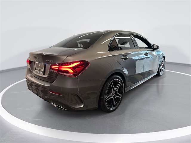 2022 Mercedes Benz A 220 4MATIC photo 4