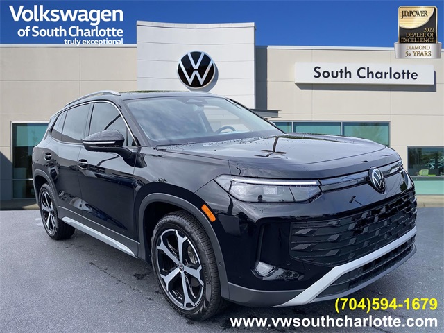 2025 Volkswagen Tiguan SE's photo