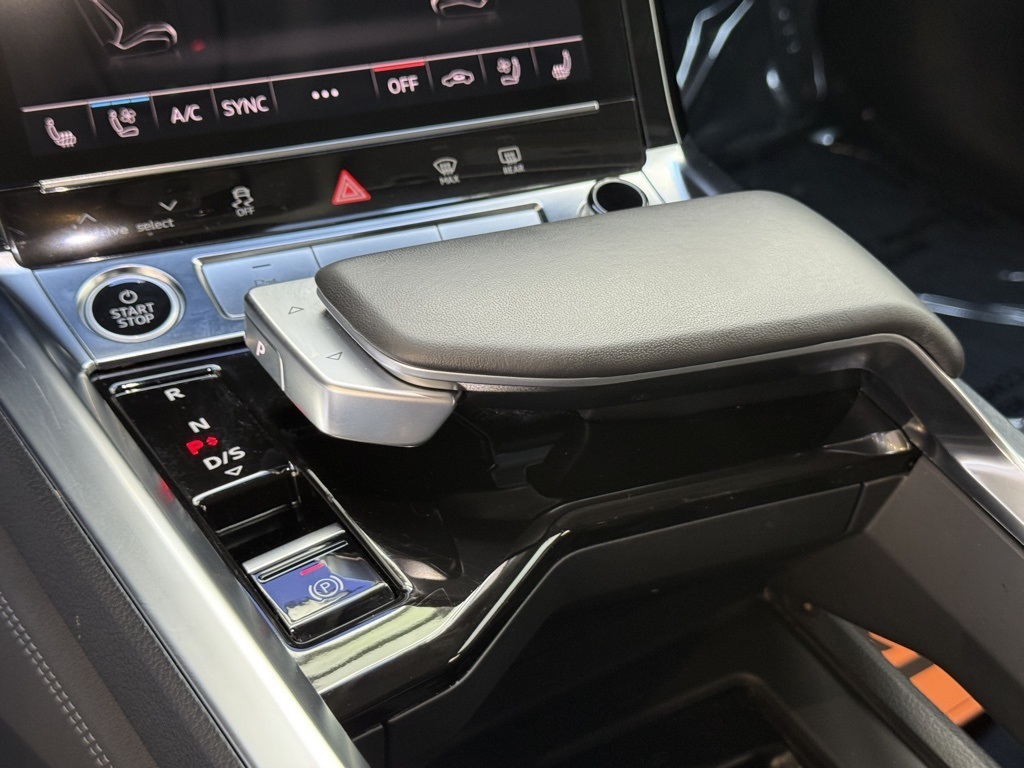 2024 Audi Q8 E-tron Premium Plus photo 22
