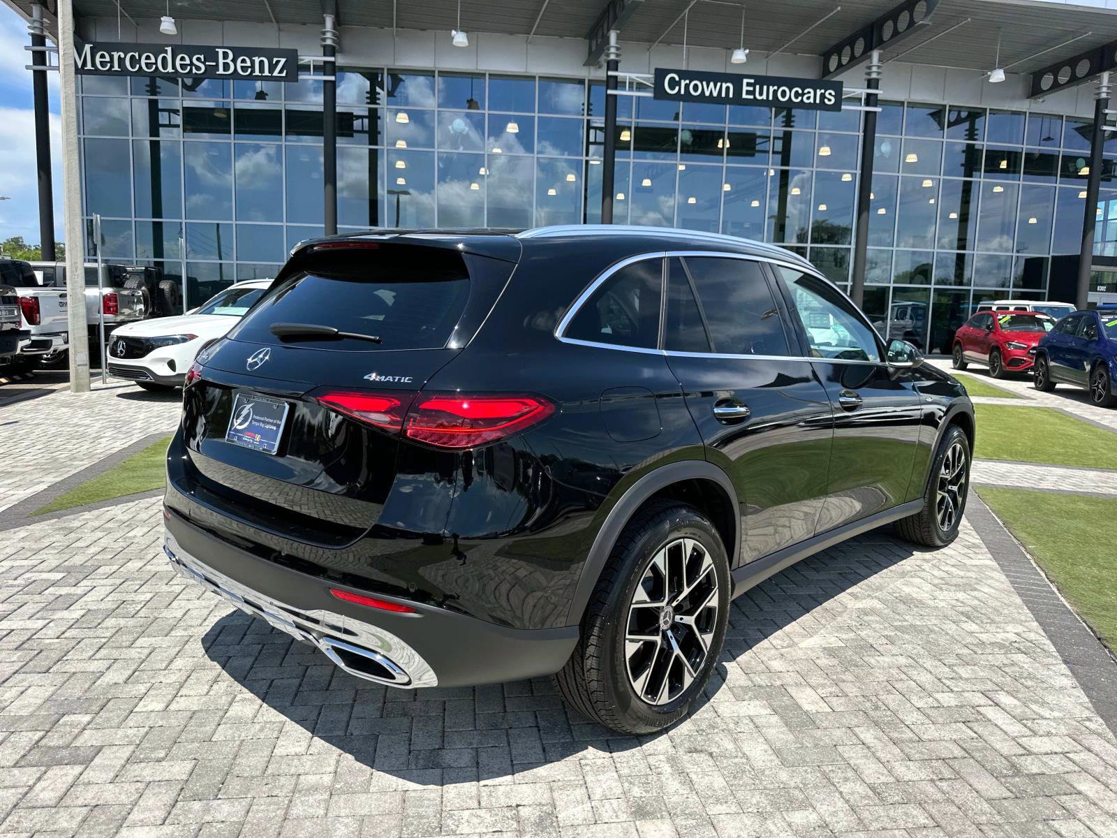 2025 Mercedes Benz GLC 350e 4MATIC photo 3