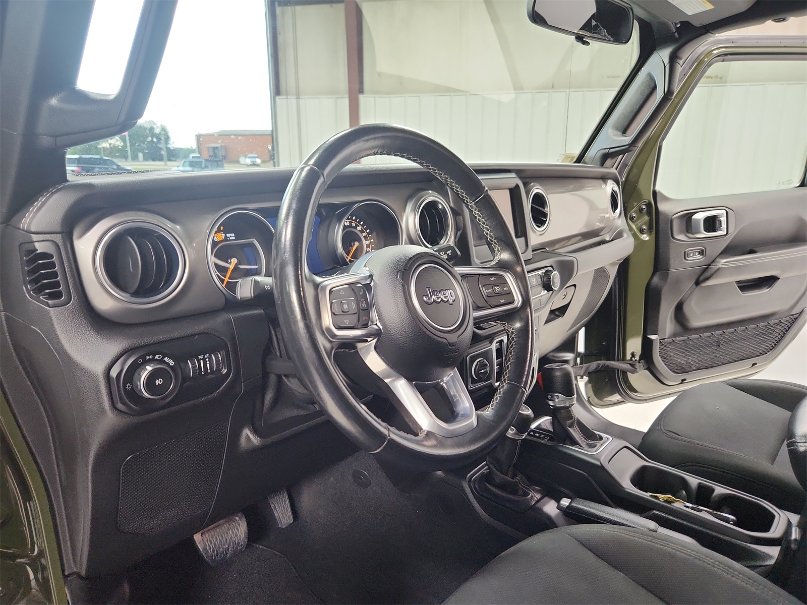 2021 Jeep Wrangler Unlimited Sahara photo 17