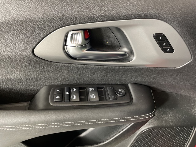 2026 Chrysler Pacifica photo 19