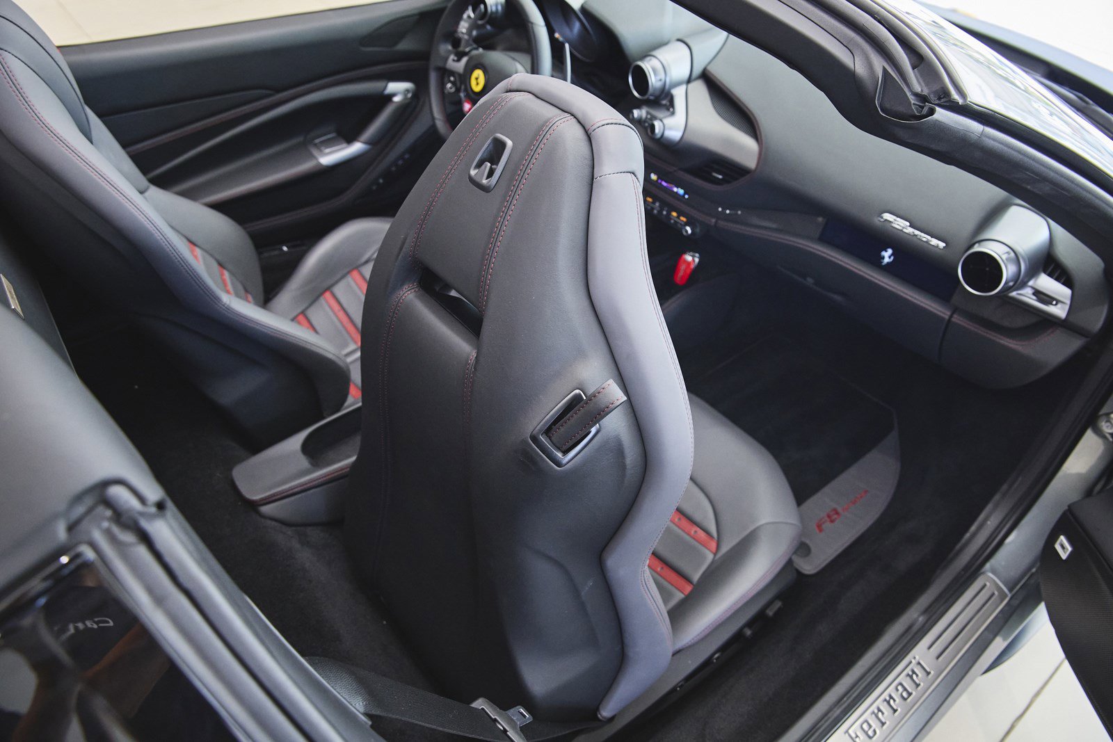 2023 Ferrari F8 Spider photo 32