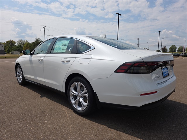 2025 Honda Accord LX photo 3