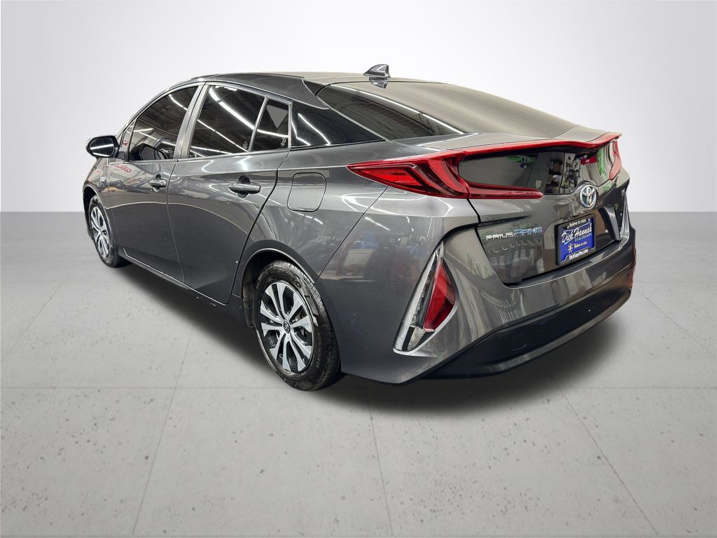 2021 Toyota Prius Prime LE photo 4