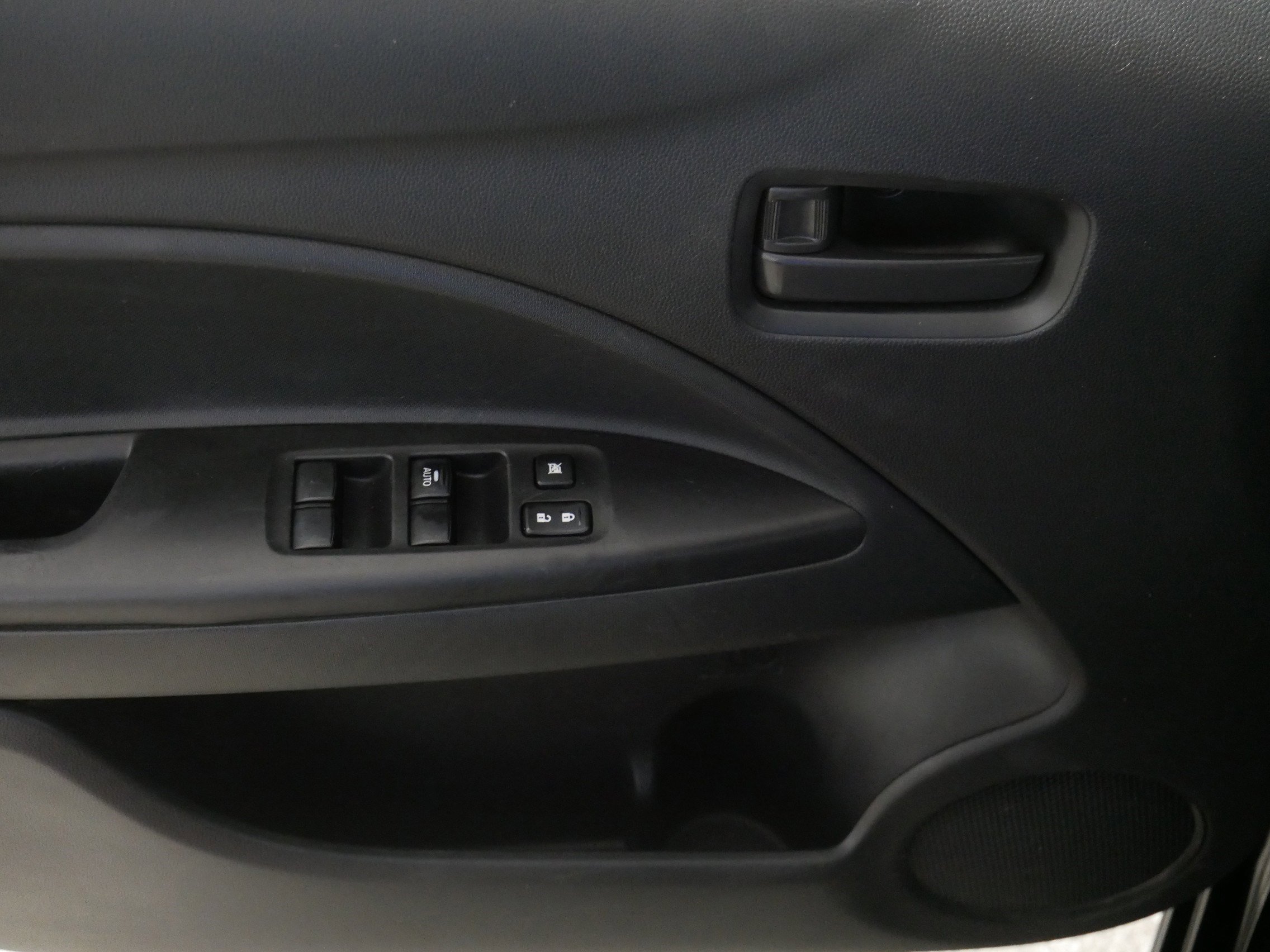 2017 Mitsubishi Mirage ES photo 19