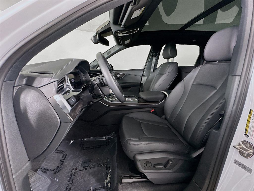 2023 Audi Q7 45 Premium Plus photo 19