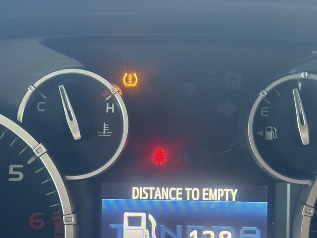 2015 Toyota Tundra SR5 CrewMax photo 3