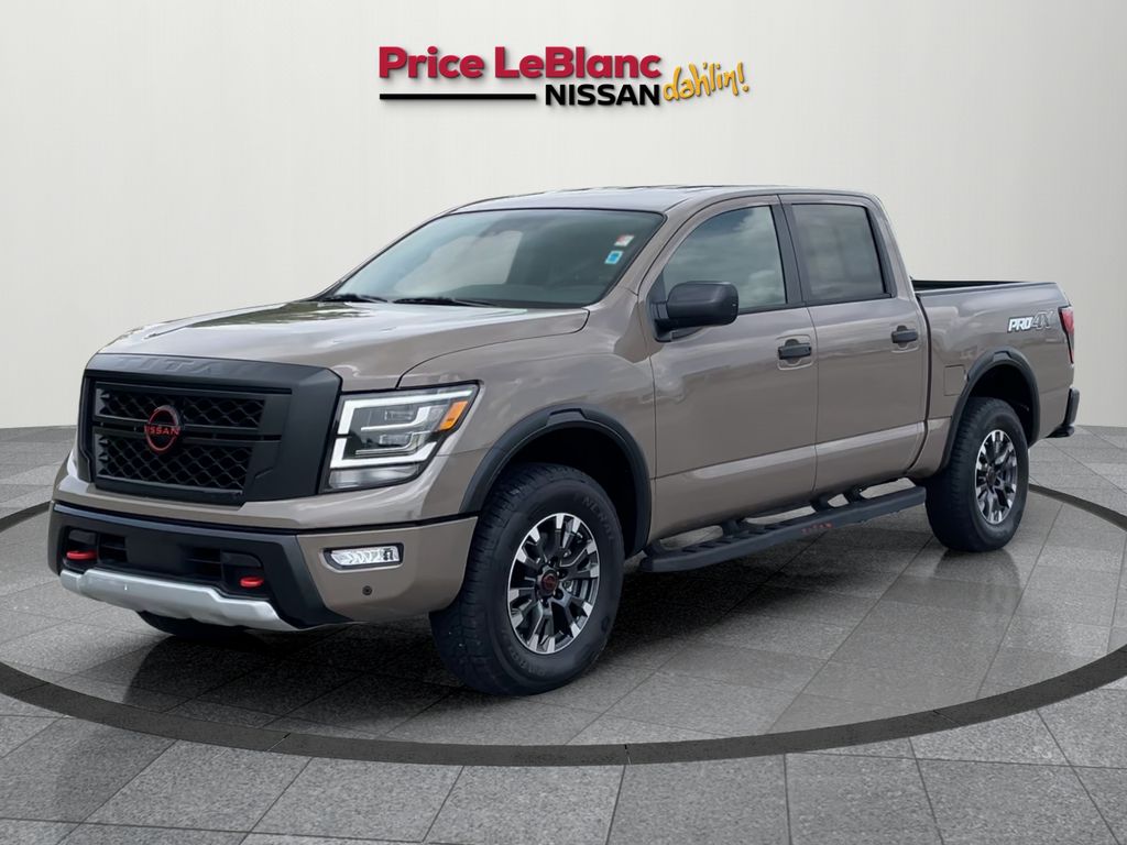 2024 Nissan Titan PRO-4X photo 3