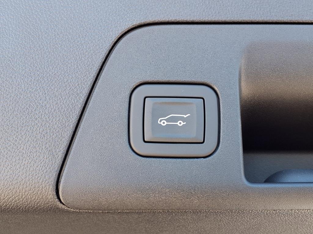 New 2025 Summit White Buick Sport Touring image 11