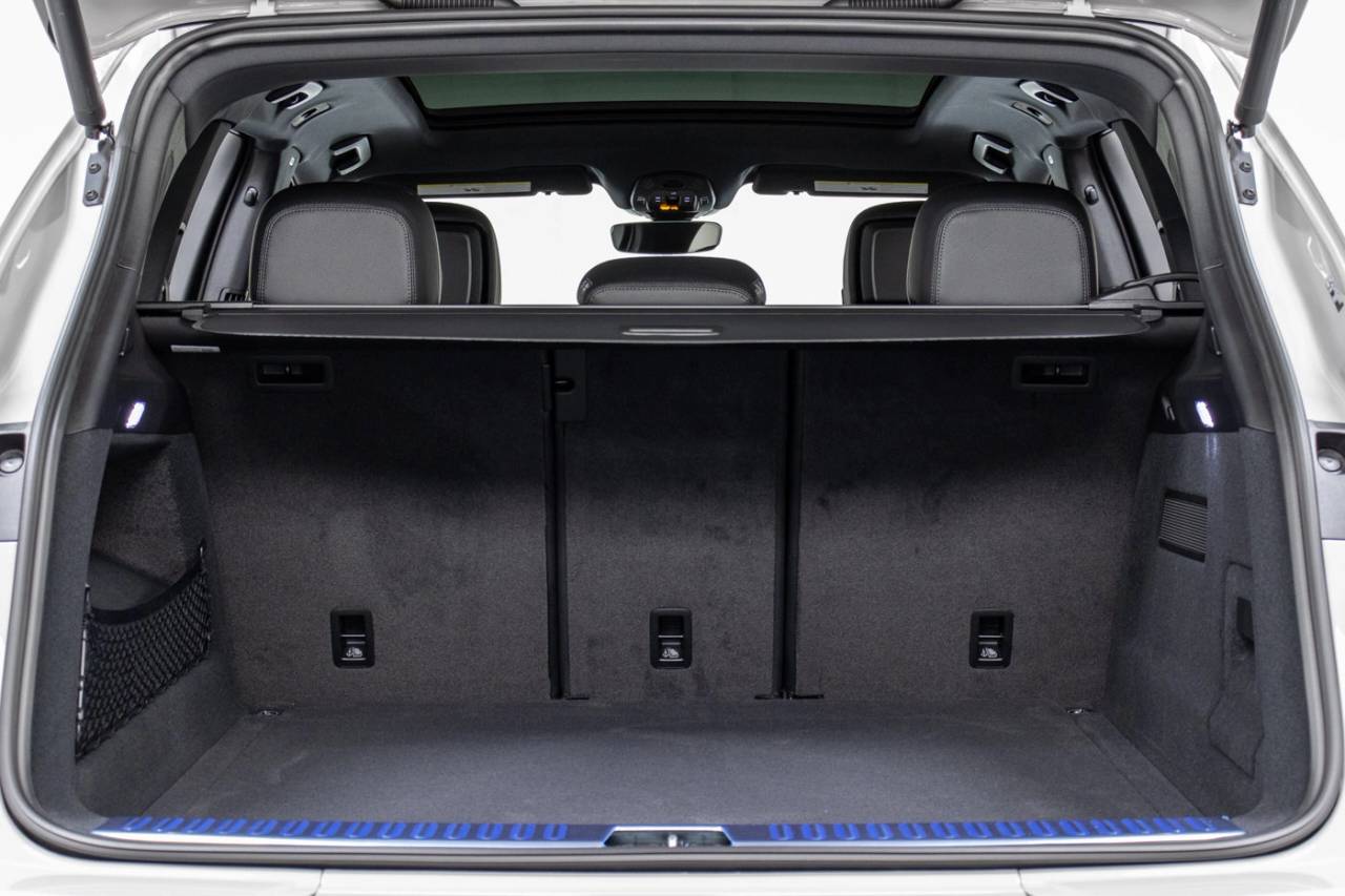 2025 Porsche Cayenne photo 11