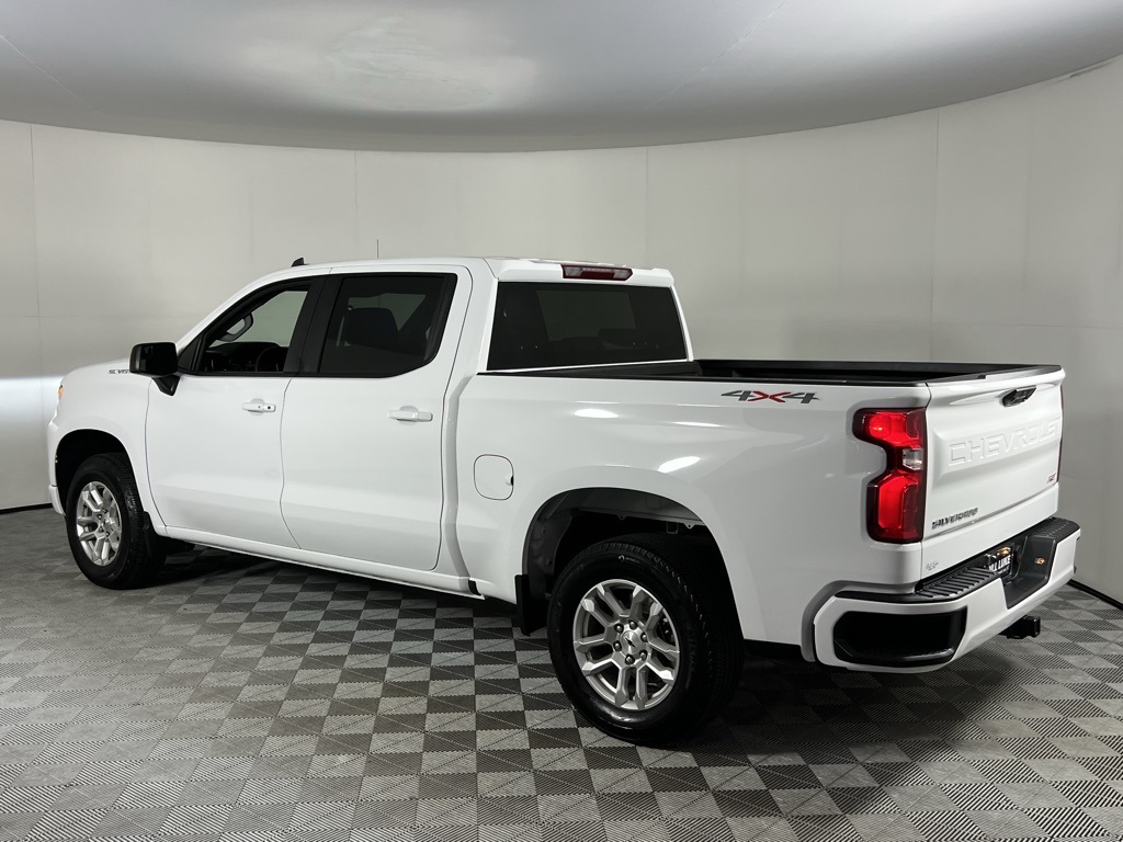 2024 Chevrolet Silverado 1500 RST photo 2