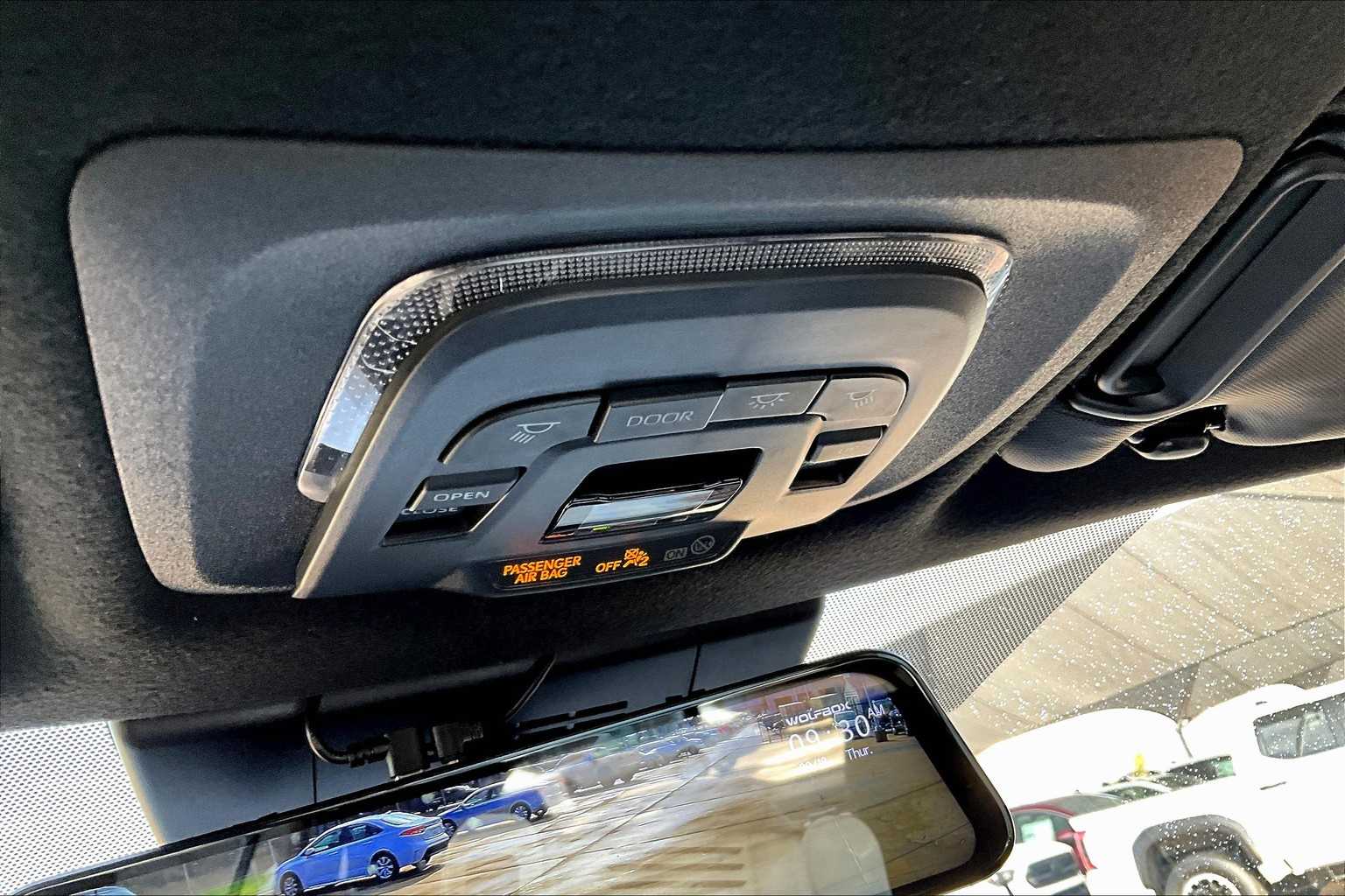 2023 Toyota Corolla Hybrid XSE photo 28
