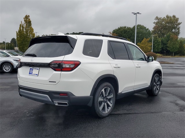 2025 Honda Pilot Touring photo 3