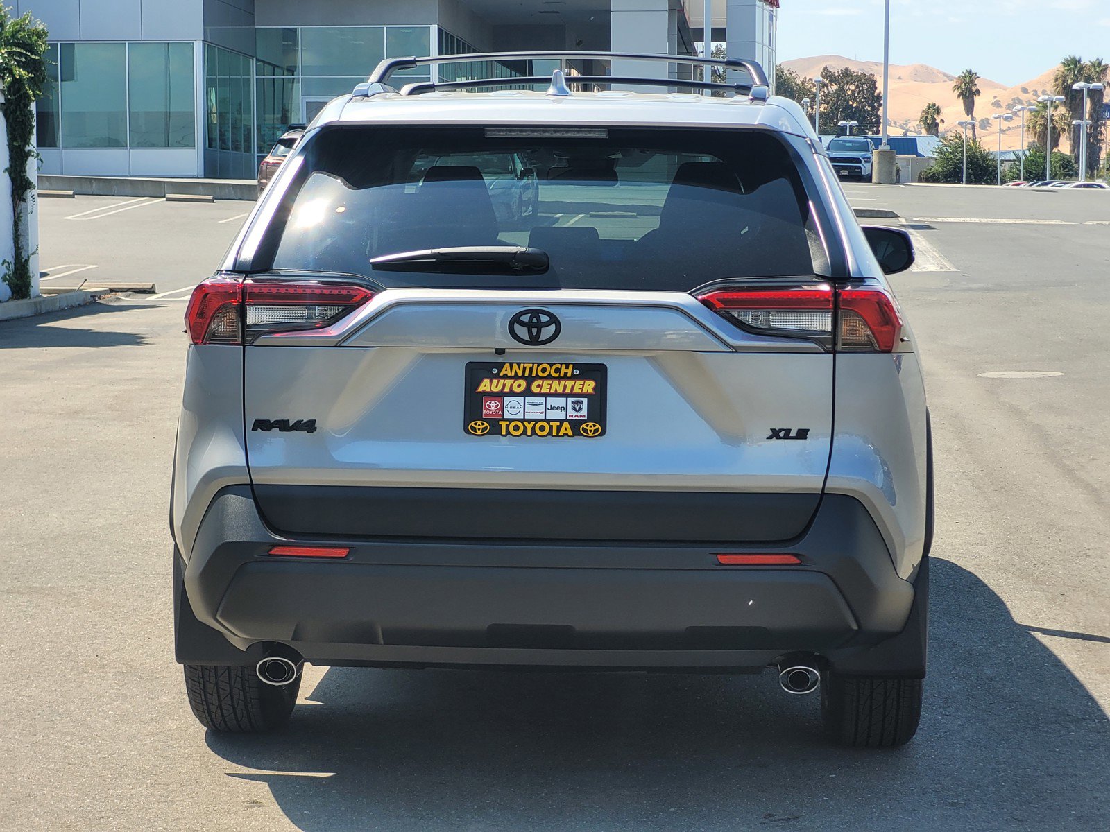2025 Toyota RAV4 XLE photo 2