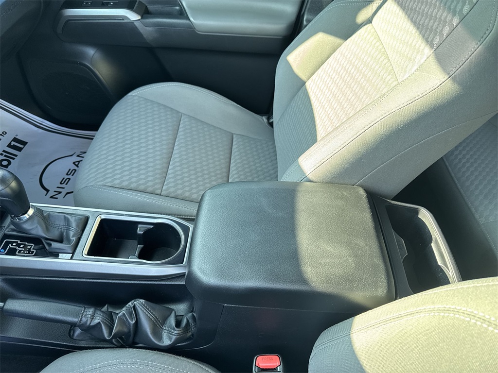 2022 Toyota Tacoma SR5 photo 26