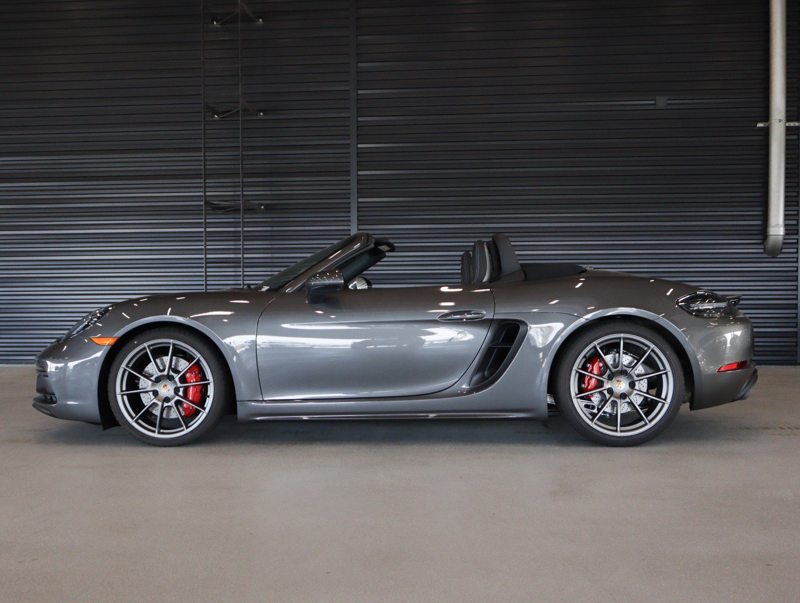 2025 Porsche Boxster GTS 4.0 photo 2