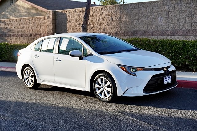 2024 Toyota Corolla LE photo 5
