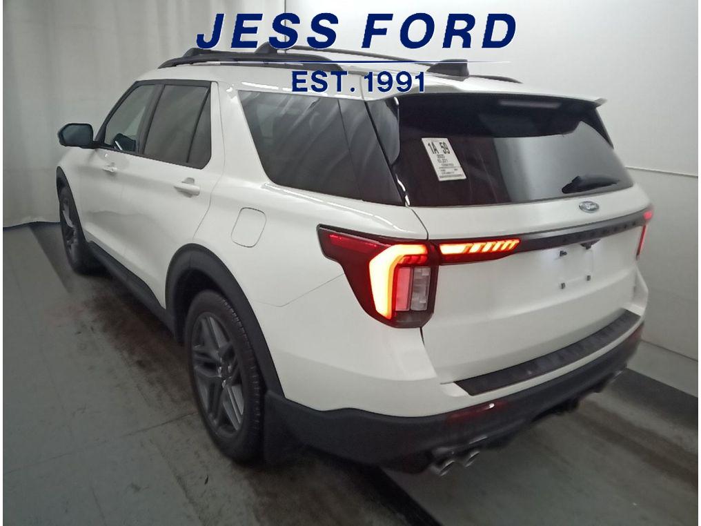 2025 Ford Explorer ST photo 2