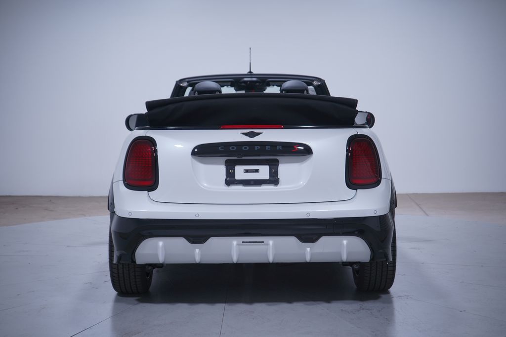 2026 Mini Cooper Convertible Iconic photo 9