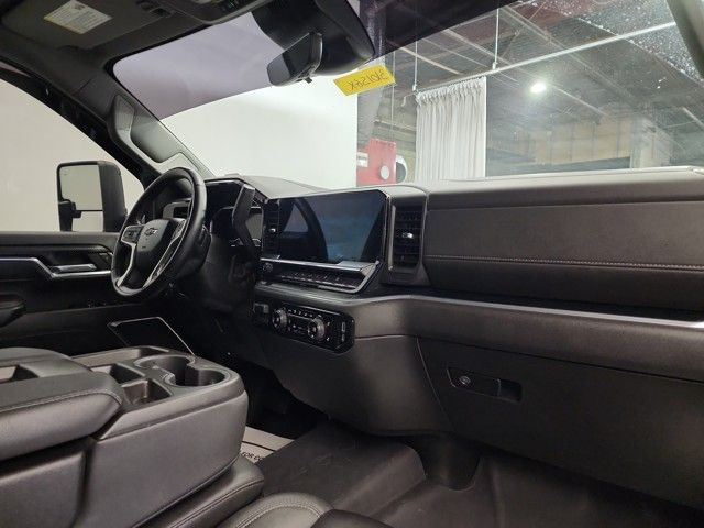 2024 Chevrolet Silverado 3500HD LT photo 26