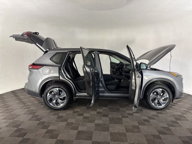 2024 Nissan Rogue SV photo 9