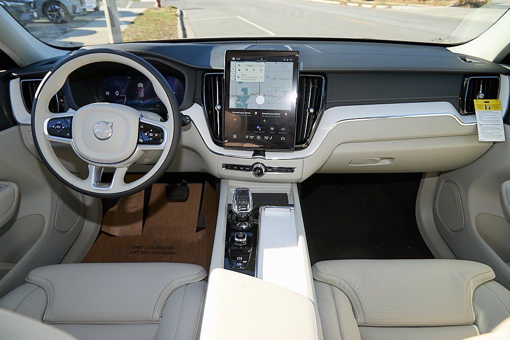 2026 VOLVO XC60 - Image 20