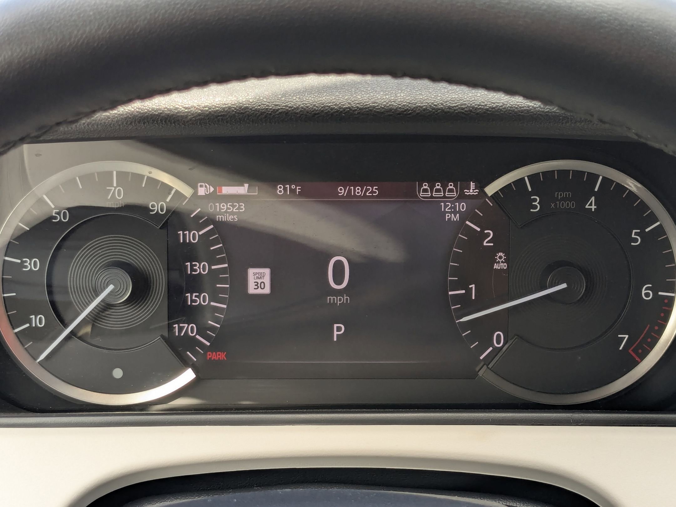 2023 Land Rover Range Rover Velar R-Dynamic S photo 11