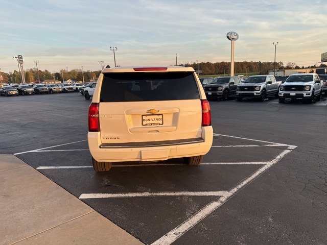 2016 Chevrolet Tahoe LT photo 3