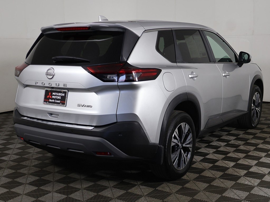 2022 Nissan Rogue SV photo 5