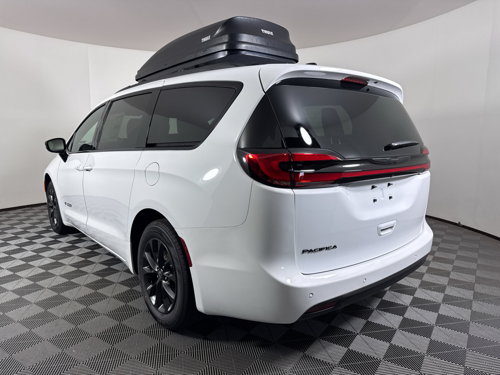 2025 Chrysler Pacifica photo 19