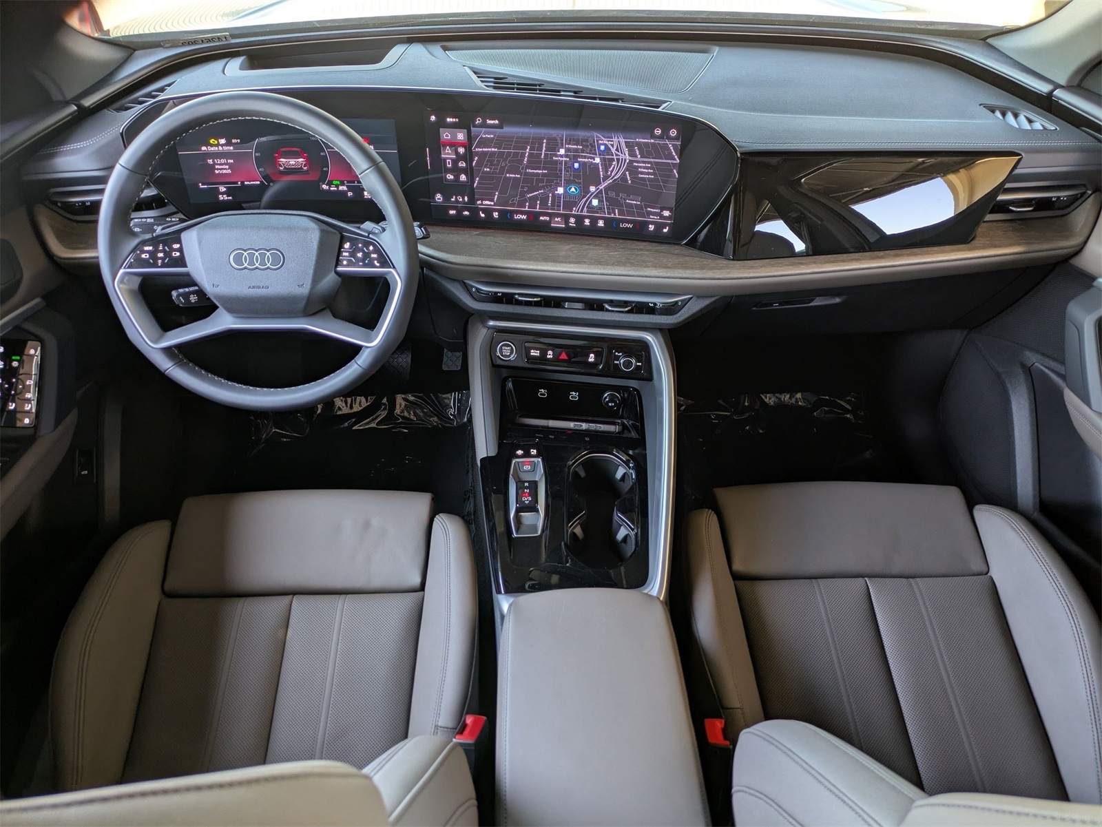 2025 Audi Q5 2.0T Premium Plus photo 4