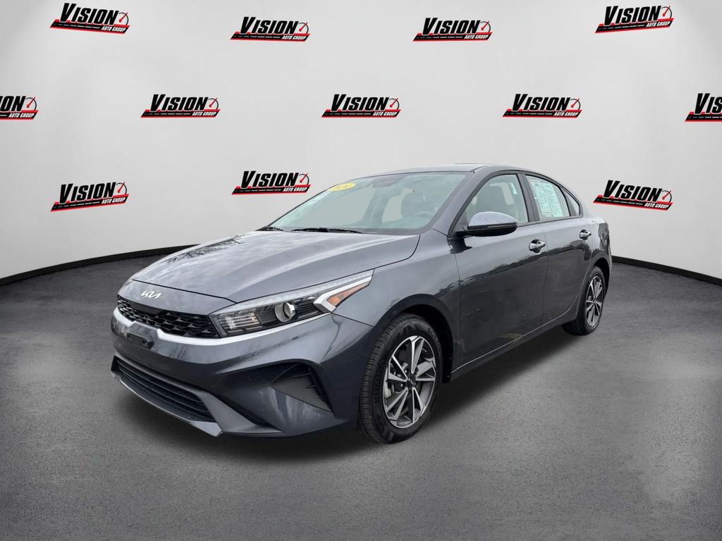 2024 Kia Forte LXS's photo
