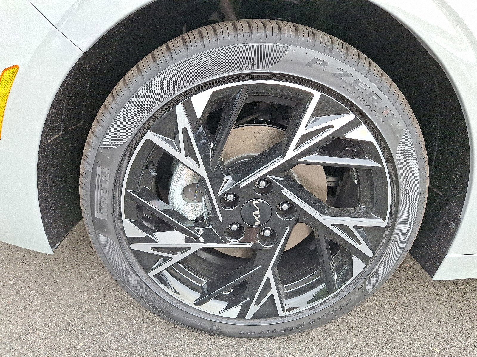 2026 Kia K5 GT-Line photo 4