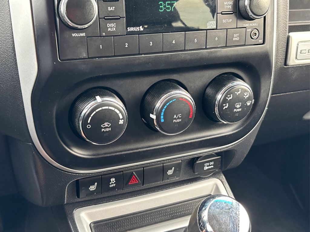 2017 Jeep Compass Latitude photo 25