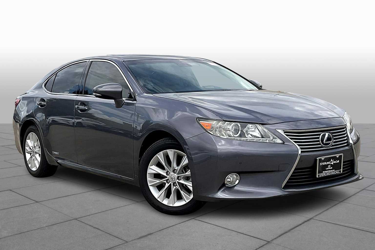 2013 Lexus ES 300h photo 2