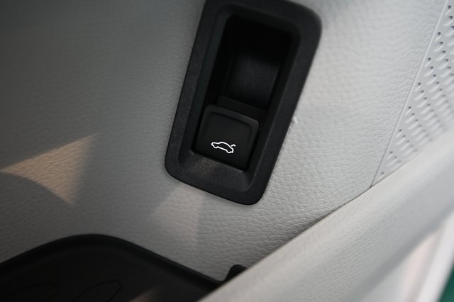 2025 Volkswagen ID. Buzz Pro Plus photo 24