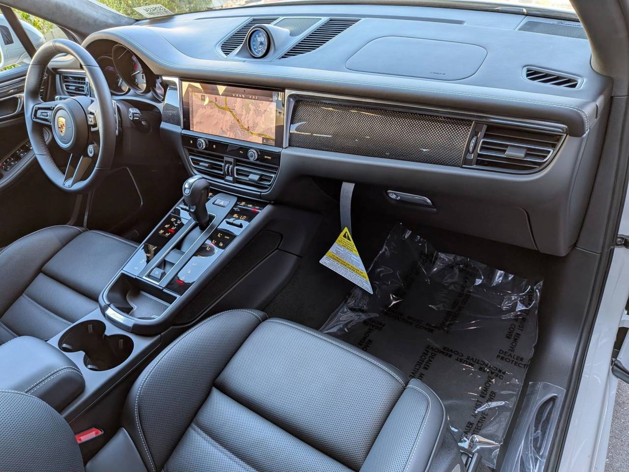 2025 Porsche Macan GTS photo 19