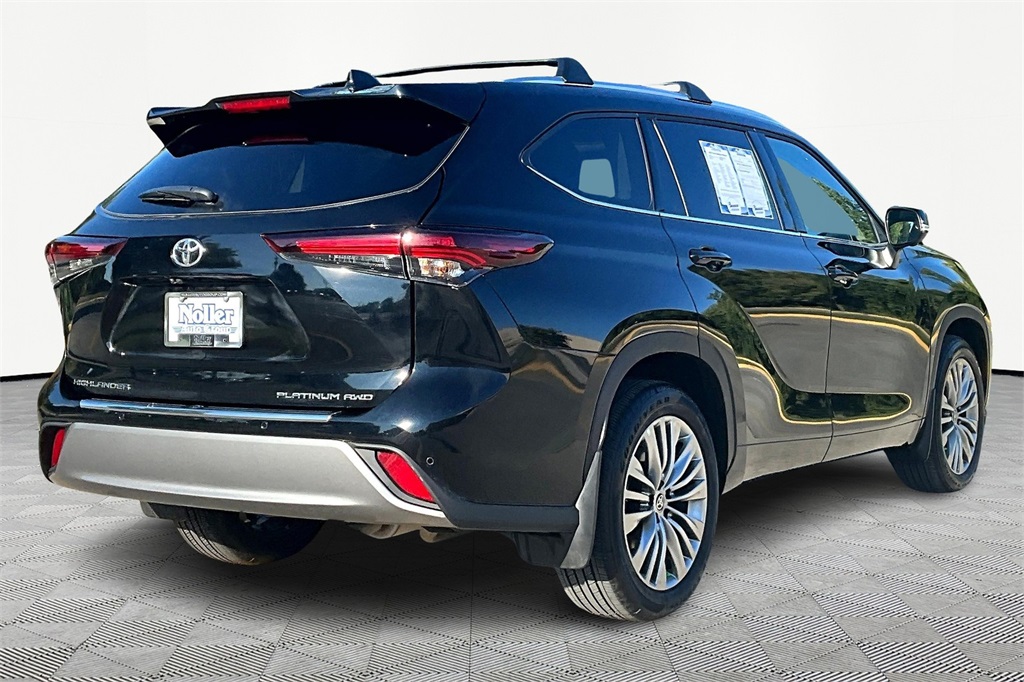 Used 2025 Toyota Highlander Platinum with VIN 5TDKDRBH0SS584310 for sale in Kansas City