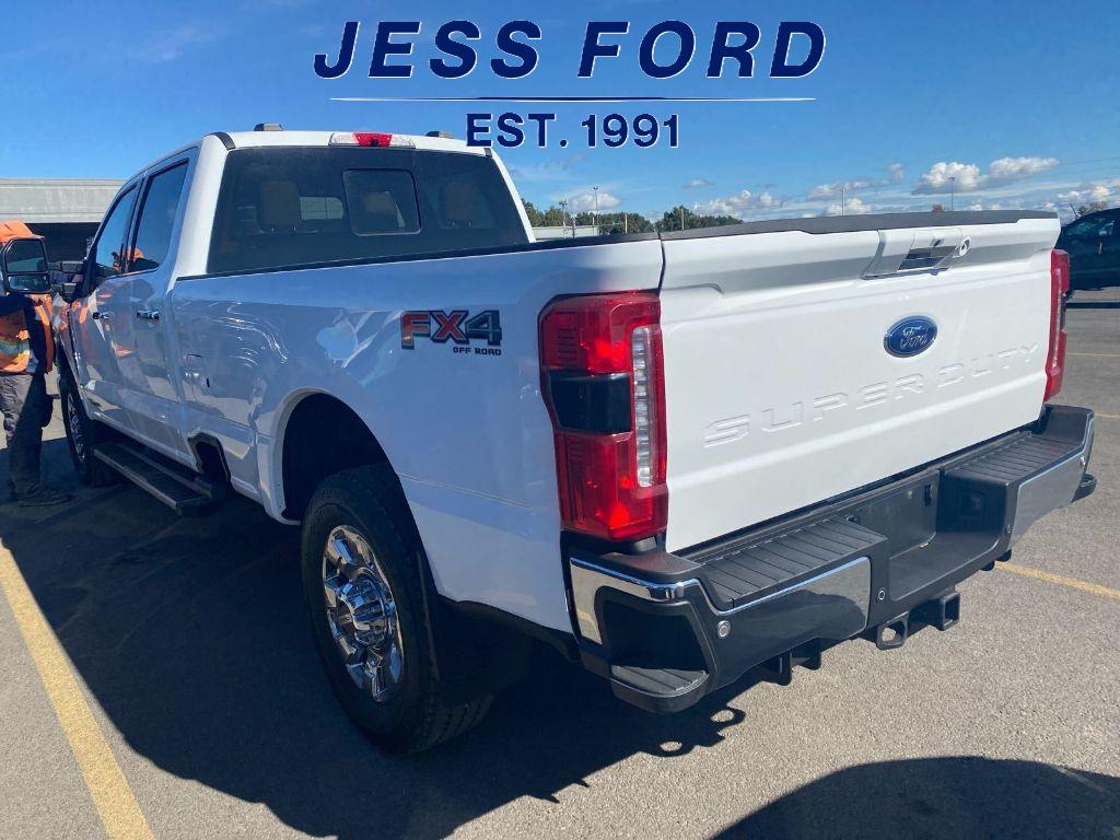 2024 Ford F-350 Lariat photo 4