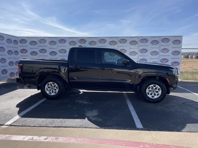 2024 Nissan Frontier SV's photo