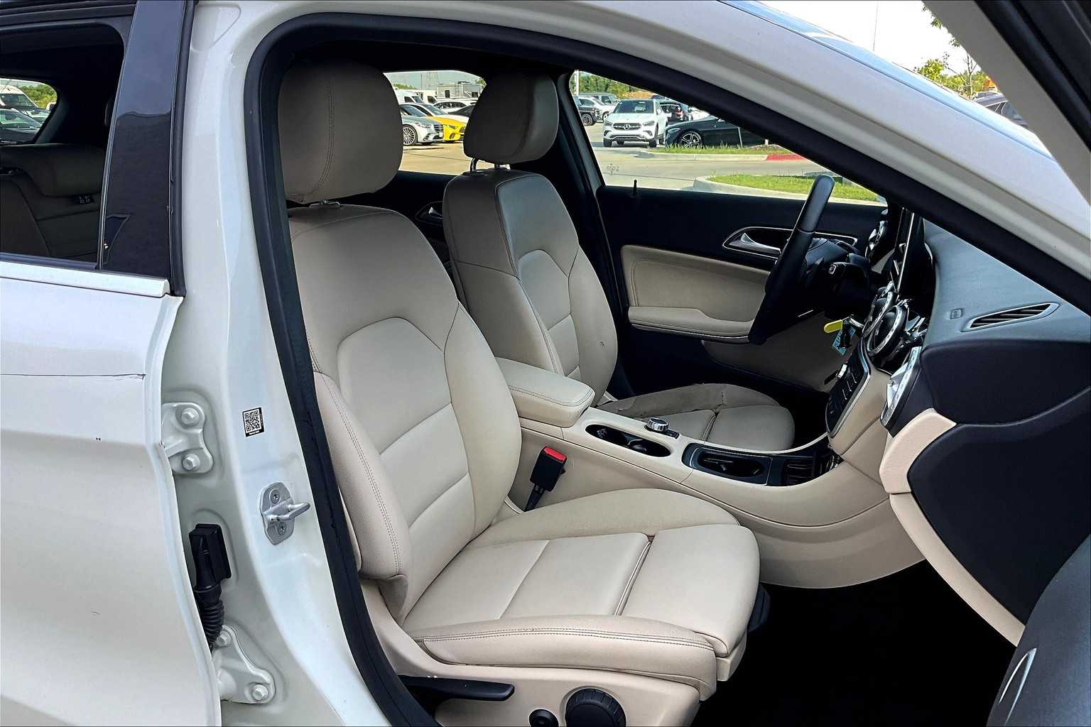 2016 Mercedes Benz GLA 250 photo 8